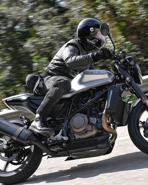 Riding the Husqvarna Vitpilen 701