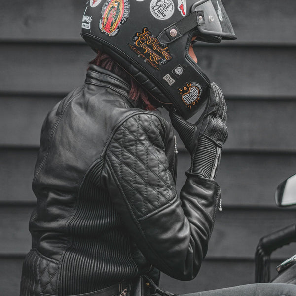 Goldtop raptor women's gloves black worn by model